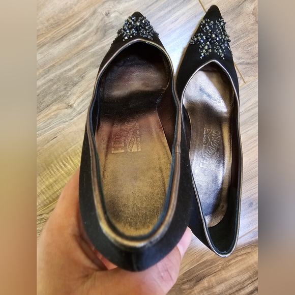 Salvatore Ferragamo satin heels with crystals - Picture 14 of 15